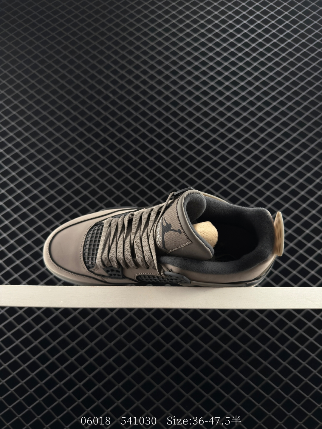 Nike SB x Air Jordan 4 Retro 